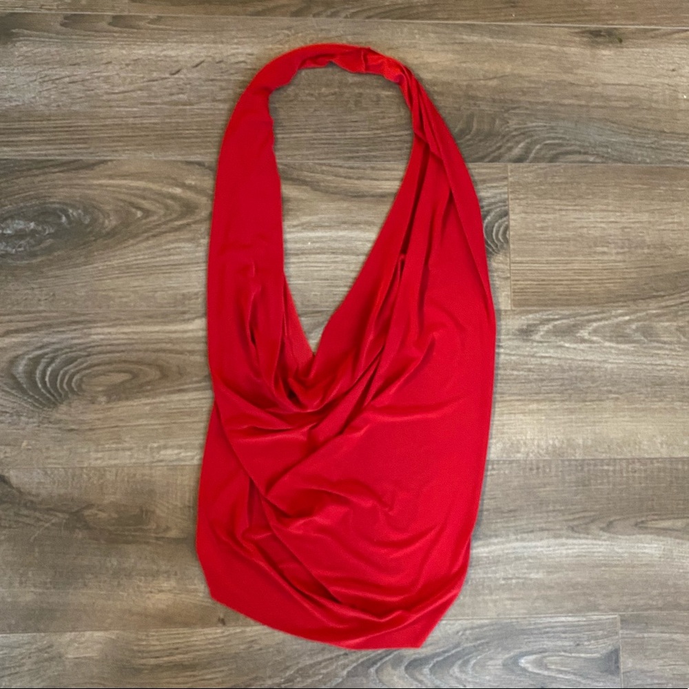 small 2sable red backless tank